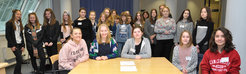 30 Mädchen wollten am Girls' Day mehr über die Arbeit einer Astrophysikerin erfahren.