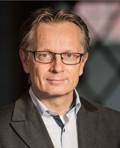 Prizewinning cosmologist: Volker Springel