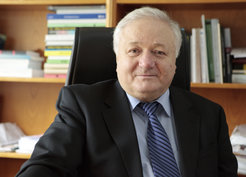 Prof. Rashid Sunyaev, emeritierter Direktor am MPA.